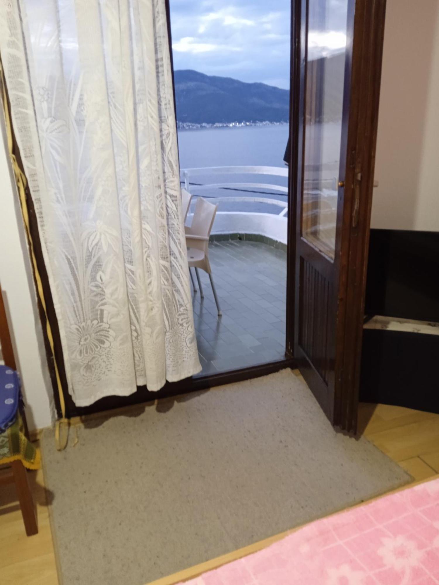 Apartments Sino More Tivat Exterior photo